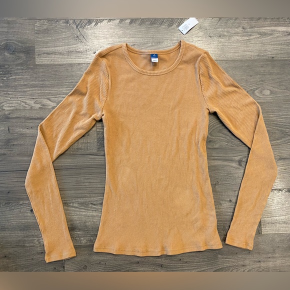 Women’s Small Tall, Tan, Old Navy Ribbed Long Sleeve Shirt - Picture 2 of 3